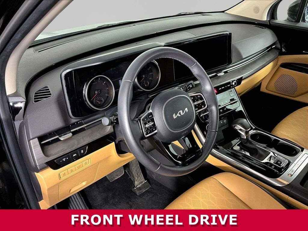 Used 2024 Kia Carnival EX FWD image 15