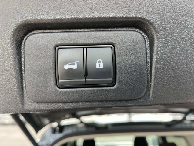 Used 2024 Nissan Rogue SV AWD/4WD image 13