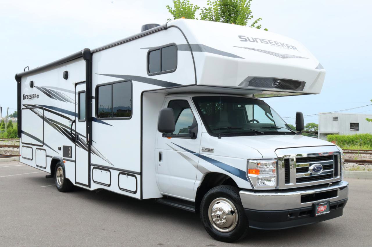 Used 2022 Ford E-450 and Econoline 450 Super Duty w/ Motorhome Prep Package RWD image 2