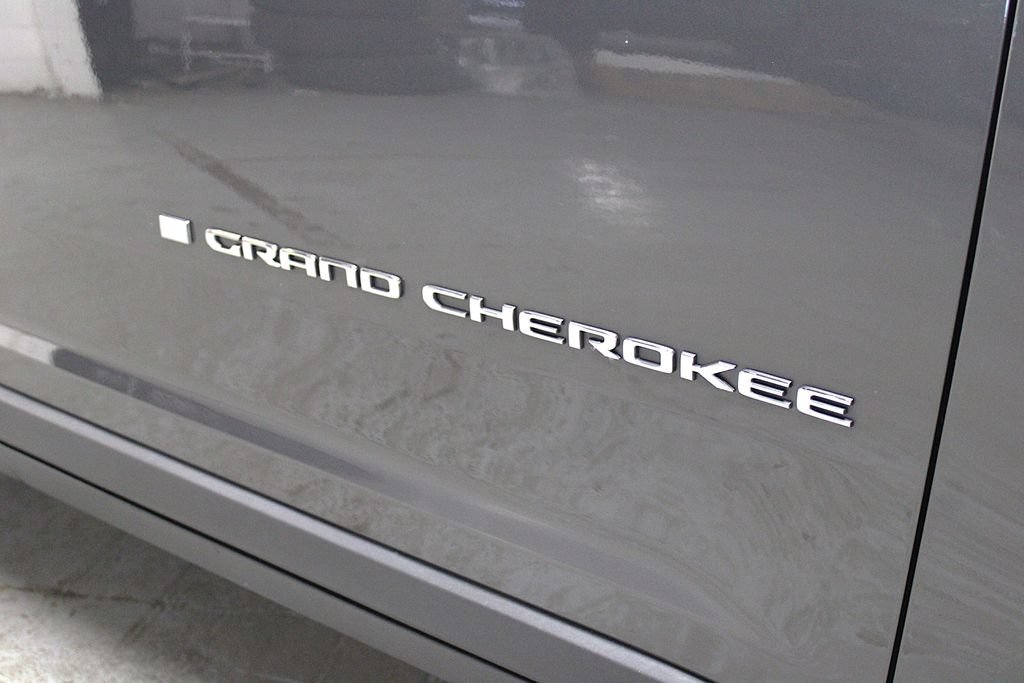 Certified 2023 Jeep Grand Cherokee L Limited AWD/4WD image 45