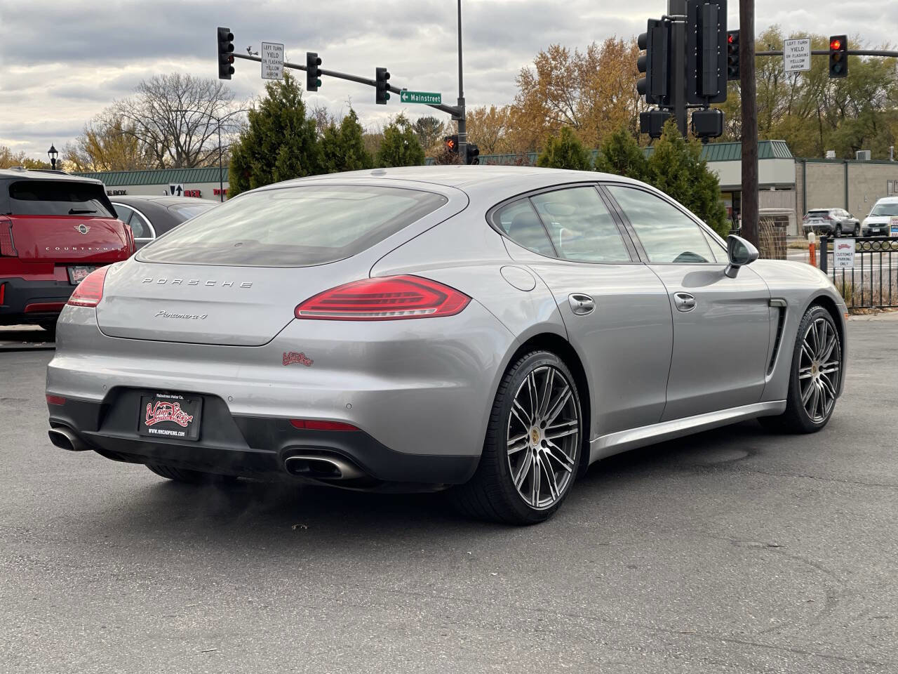 Used 2016 Porsche Panamera 4 Edition image 7