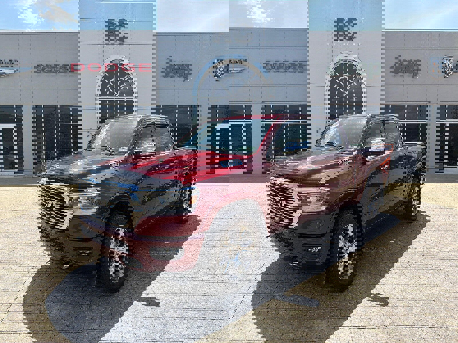 Used 2020 RAM 1500 Laramie AWD/4WD image 1