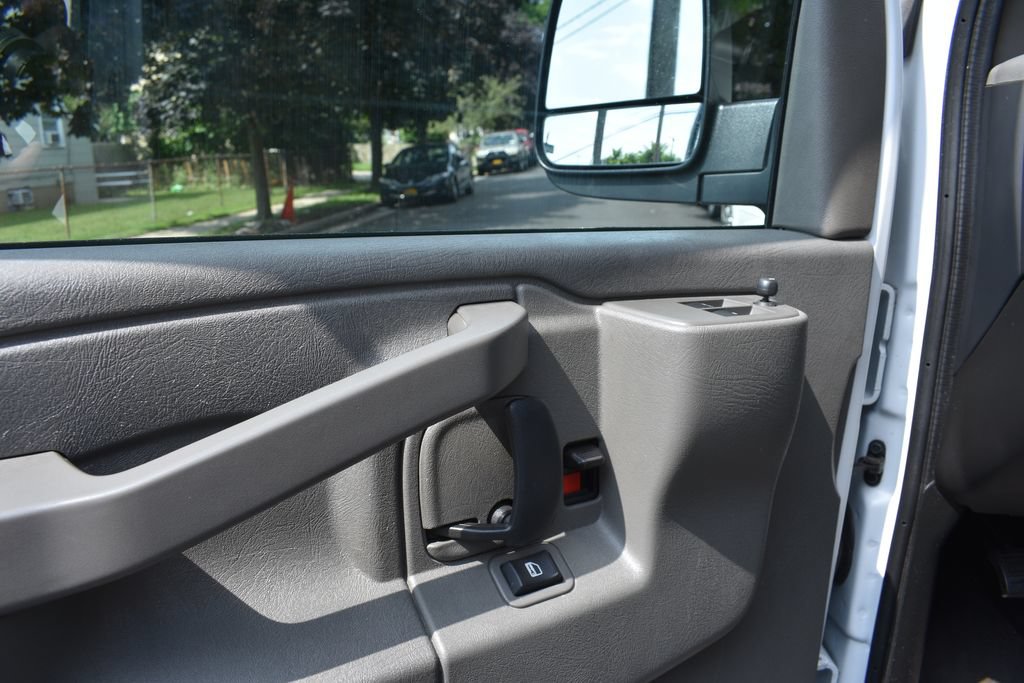 Used 2023 Chevrolet Express 3500 LT w/ LT Preferred Equipment Group RWD image 12