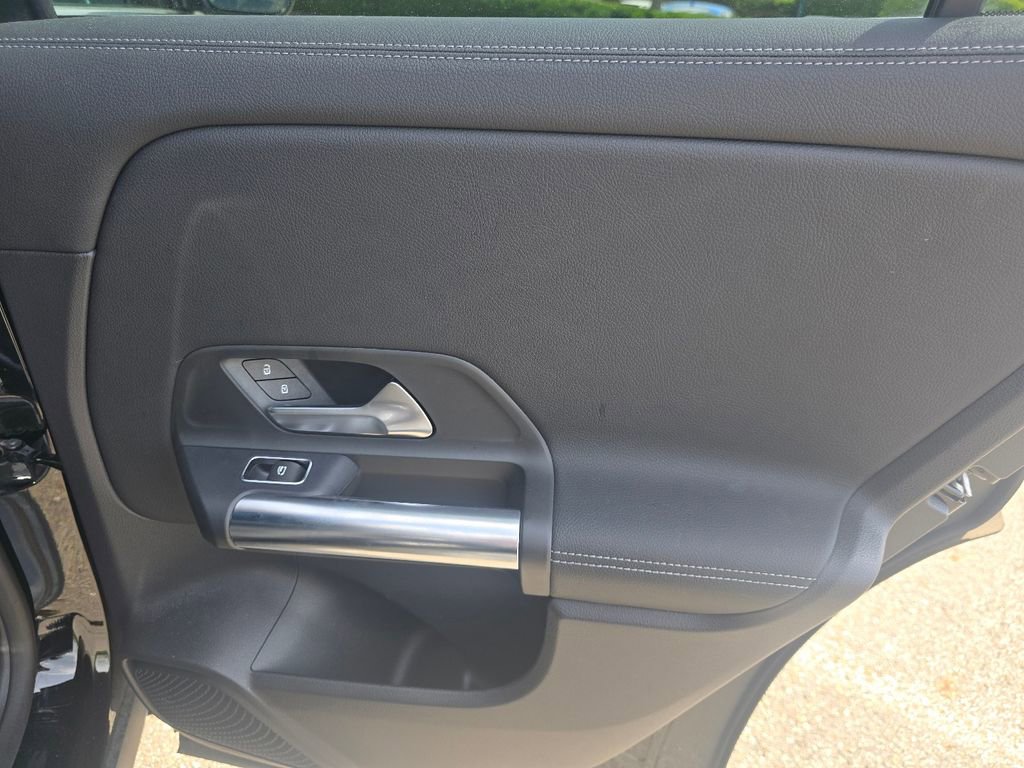 Certified 2022 Mercedes-Benz GLA 250 4MATIC image 22