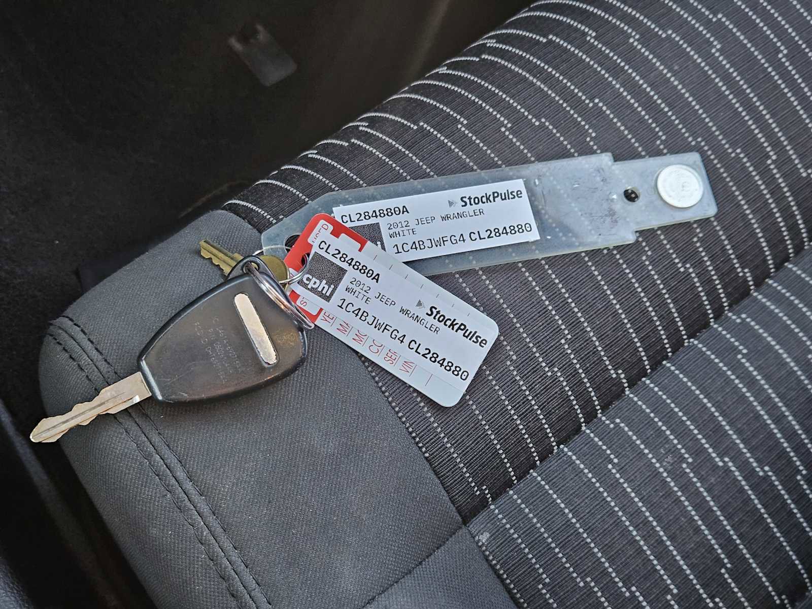 Used 2012 Jeep Wrangler Unlimited Rubicon image 31