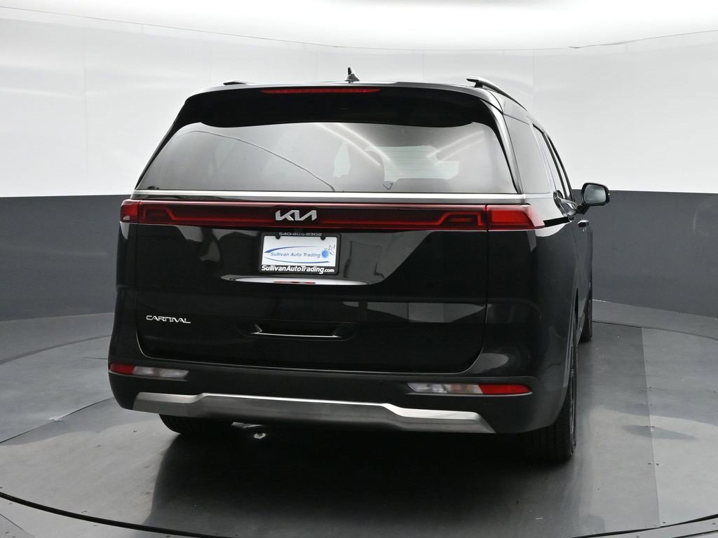 Used 2024 Kia Carnival SX Prestige image 6