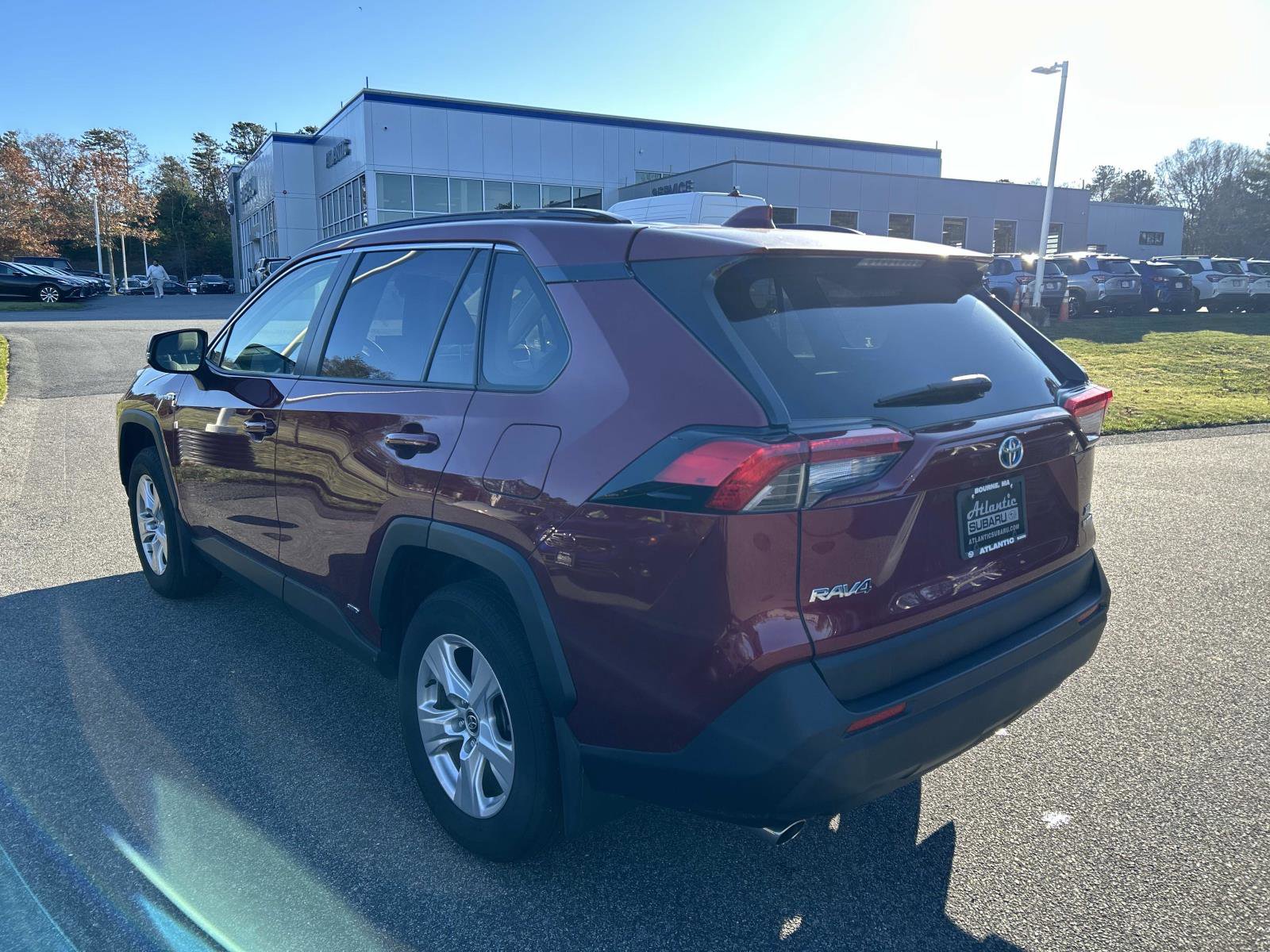 Used 2021 Toyota RAV4 XLE w/ Convenience Package image 5