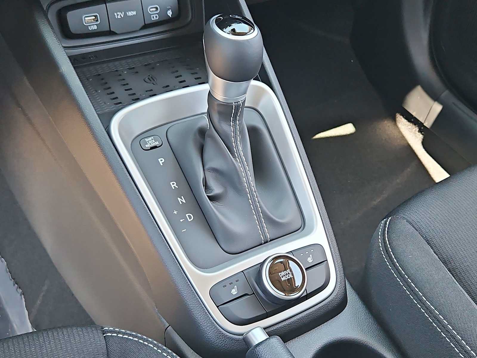 Certified 2026 Hyundai Venue SEL FWD image 31