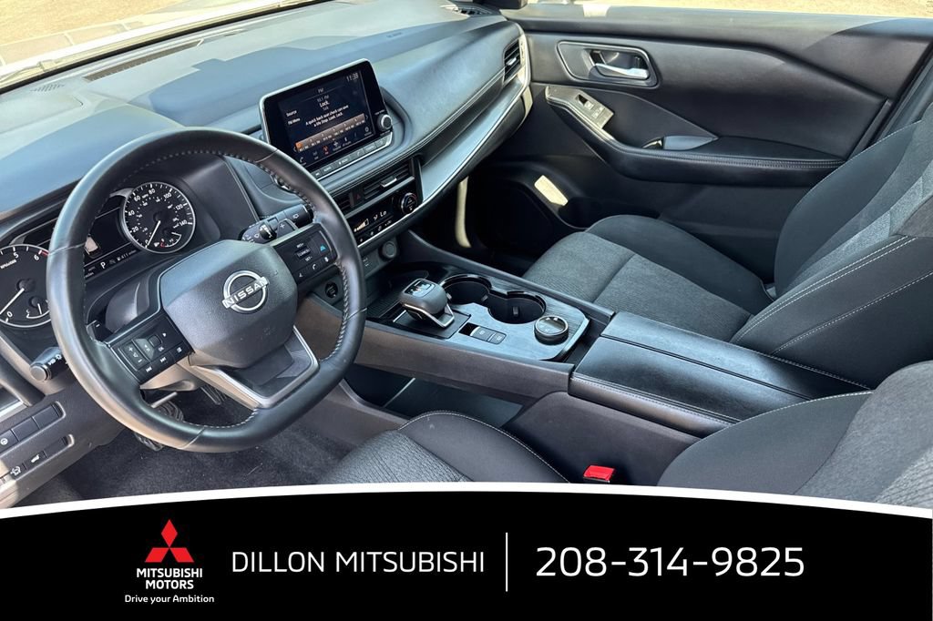 Used 2025 Nissan Rogue SV AWD/4WD image 4