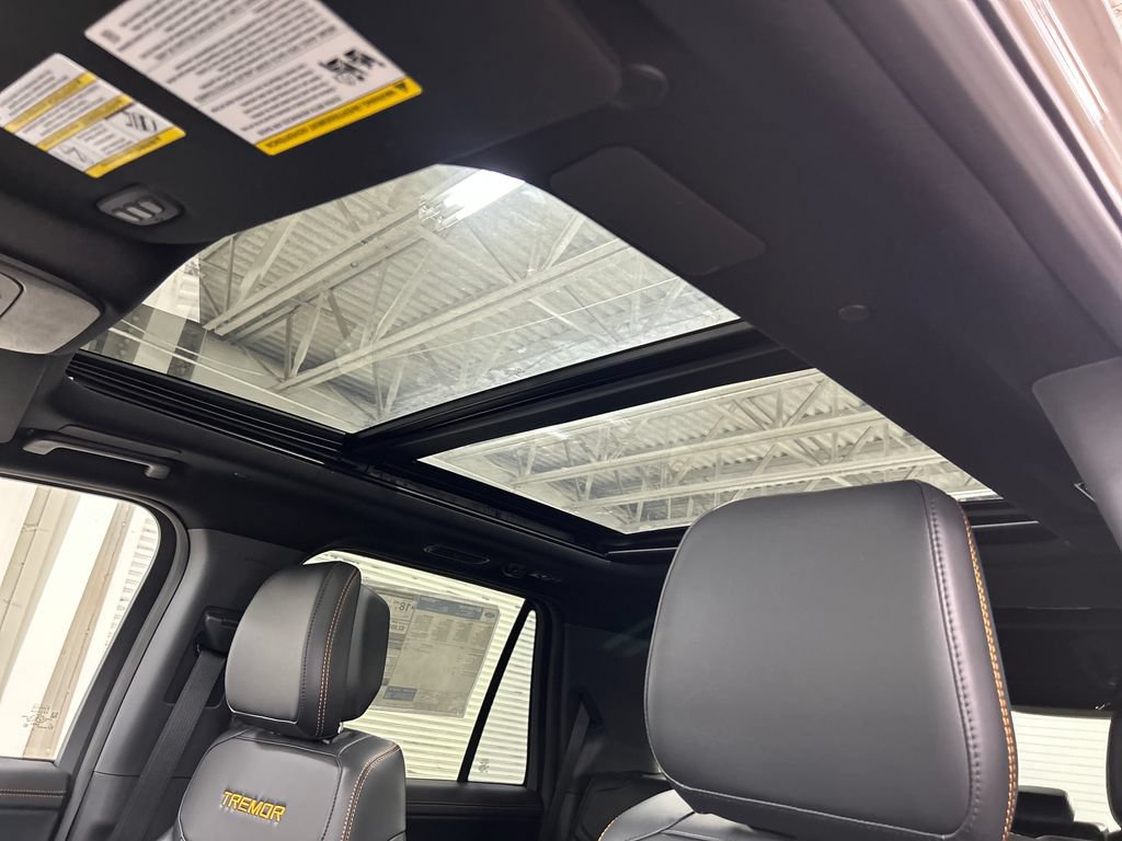 New 2027 Ford Expedition Tremor w/ Driver's Package AWD/4WD image 9