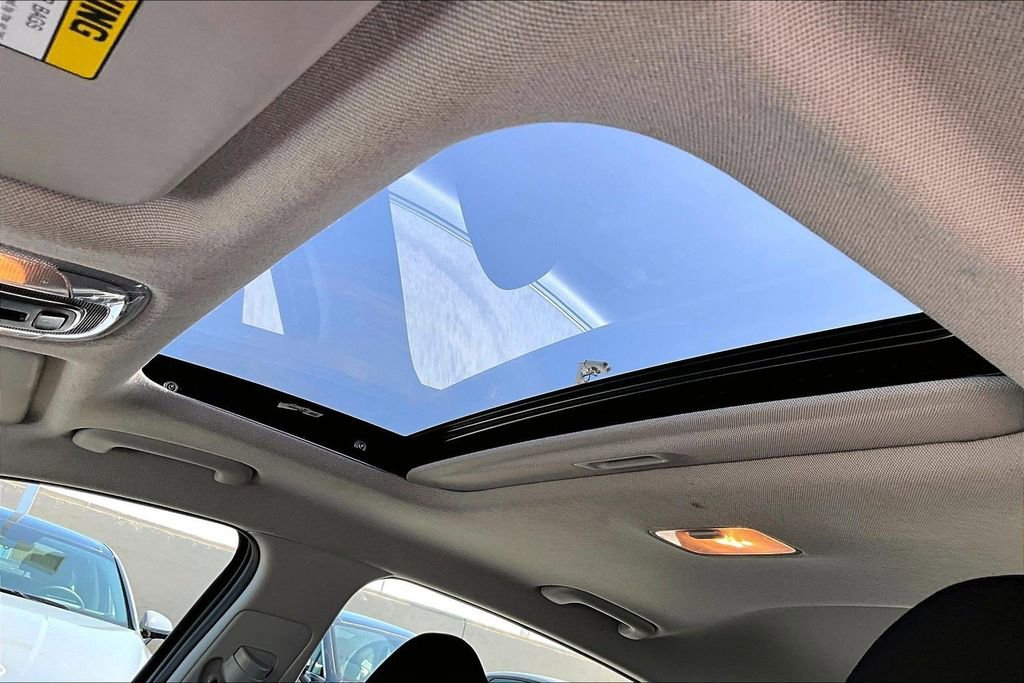 Certified 2025 Hyundai Elantra SEL image 12