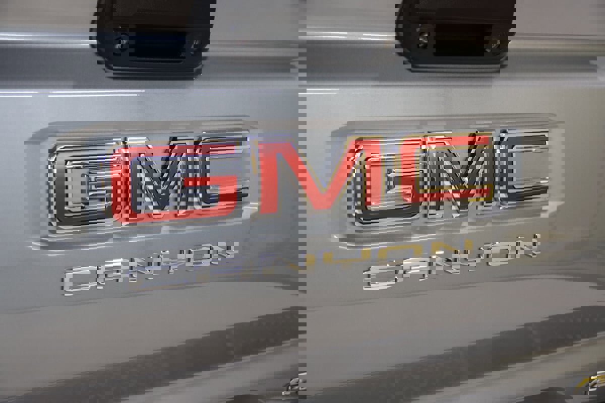 Used 2023 GMC Canyon AT4X image 27