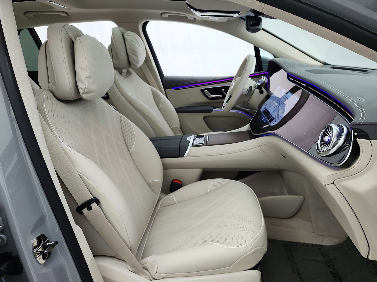 New 2026 Mercedes-Benz EQS 550 4MATIC SUV image 14