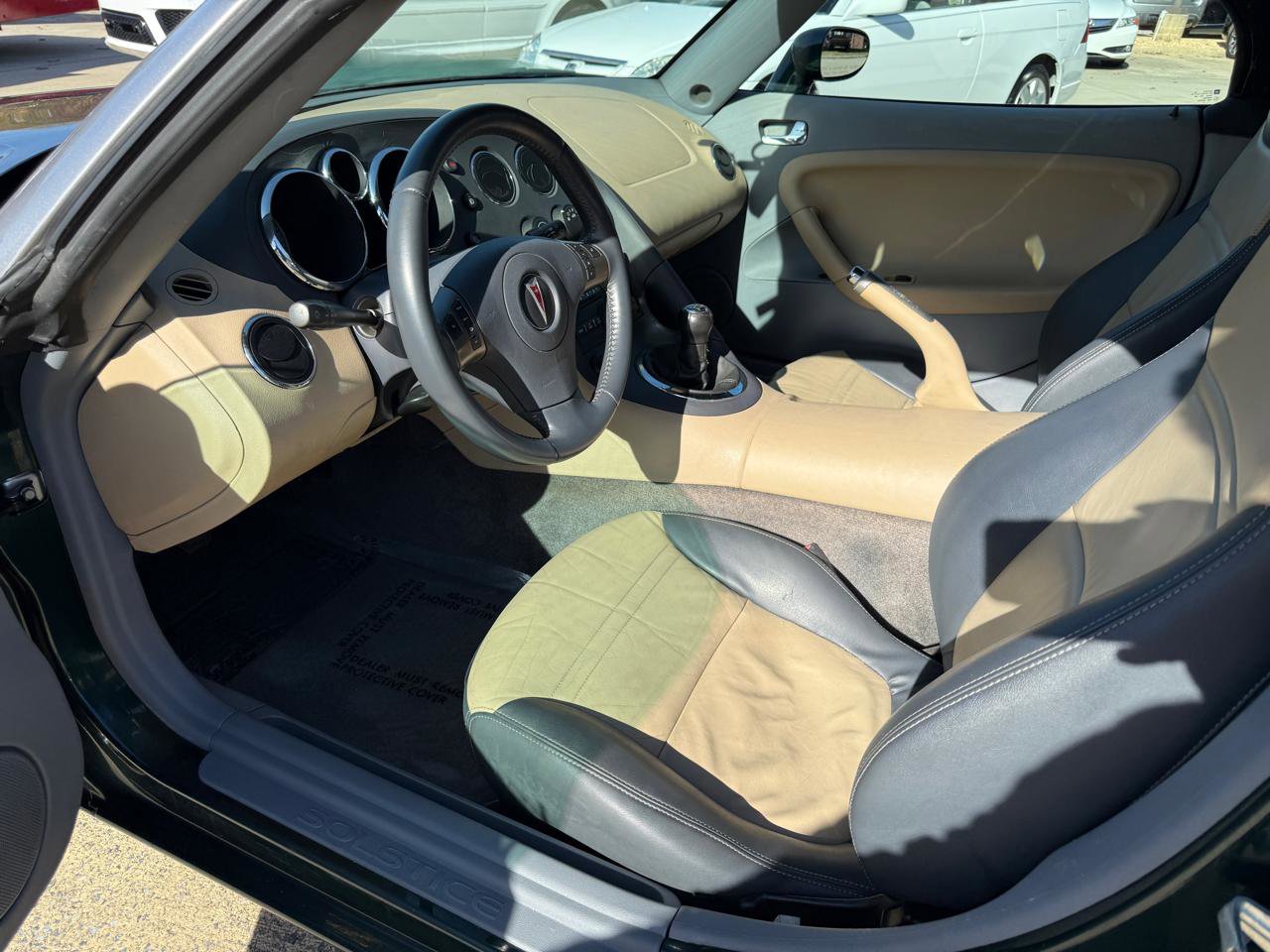 Used 2006 Pontiac Solstice Convertible w/ Premium Package RWD image 9