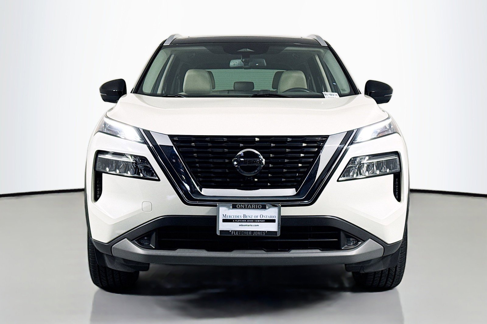 Used 2021 Nissan Rogue SL image 2