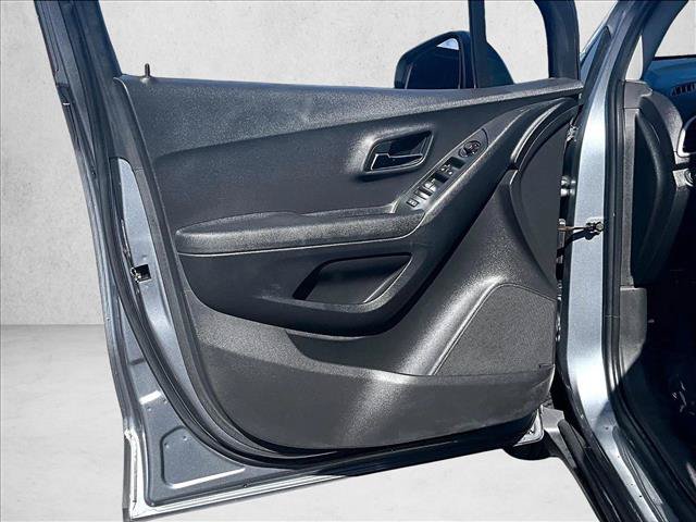 Certified 2020 Chevrolet Trax LS FWD image 18