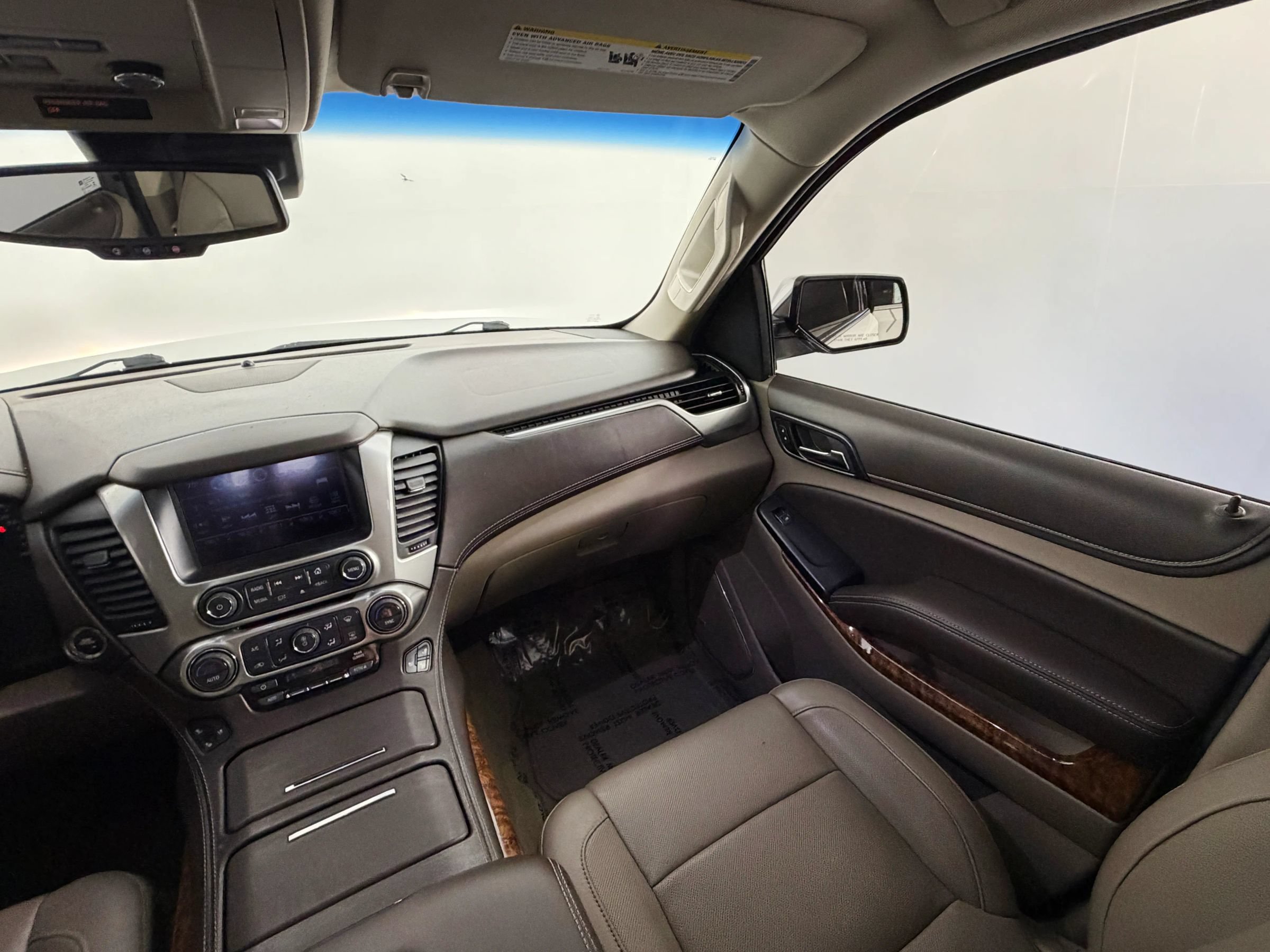 Used 2018 Chevrolet Suburban Premier AWD/4WD image 23
