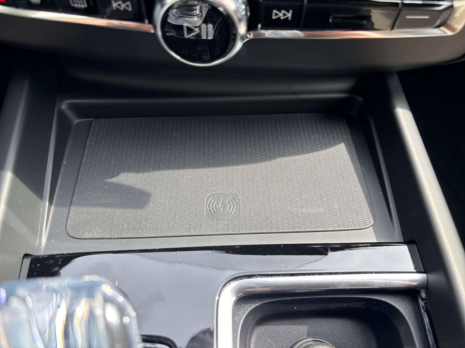 New 2026 Volvo XC60 B5 Plus w/ Protection Package Premier image 23