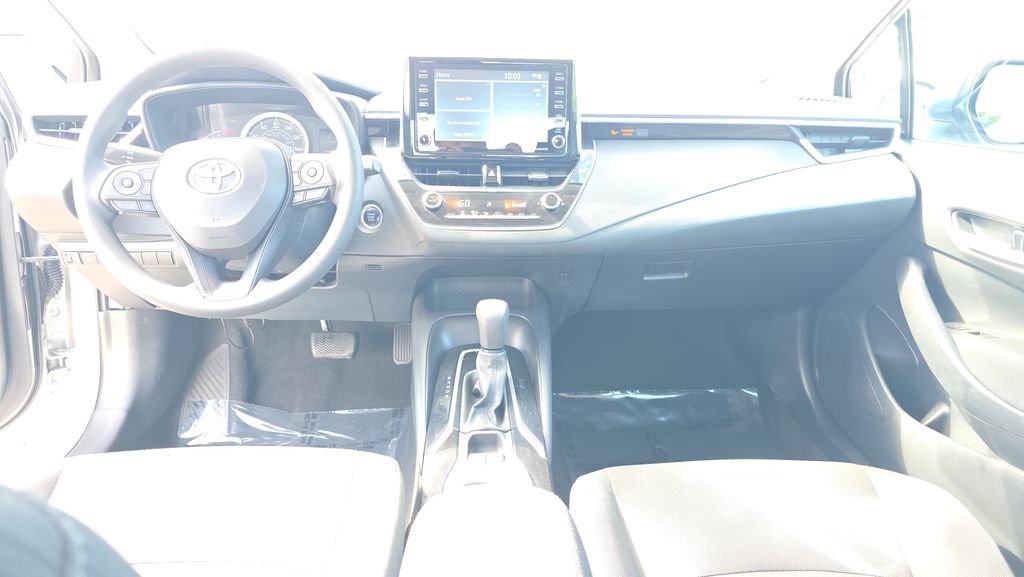 Used 2021 Toyota Corolla LE w/ LE Convenience Package FWD image 11