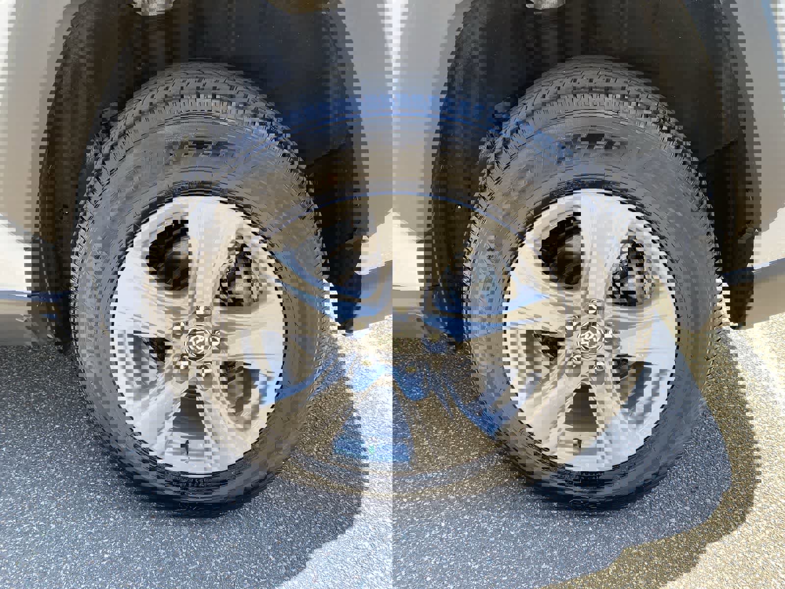 Used 2025 Toyota RAV4 XLE image 15