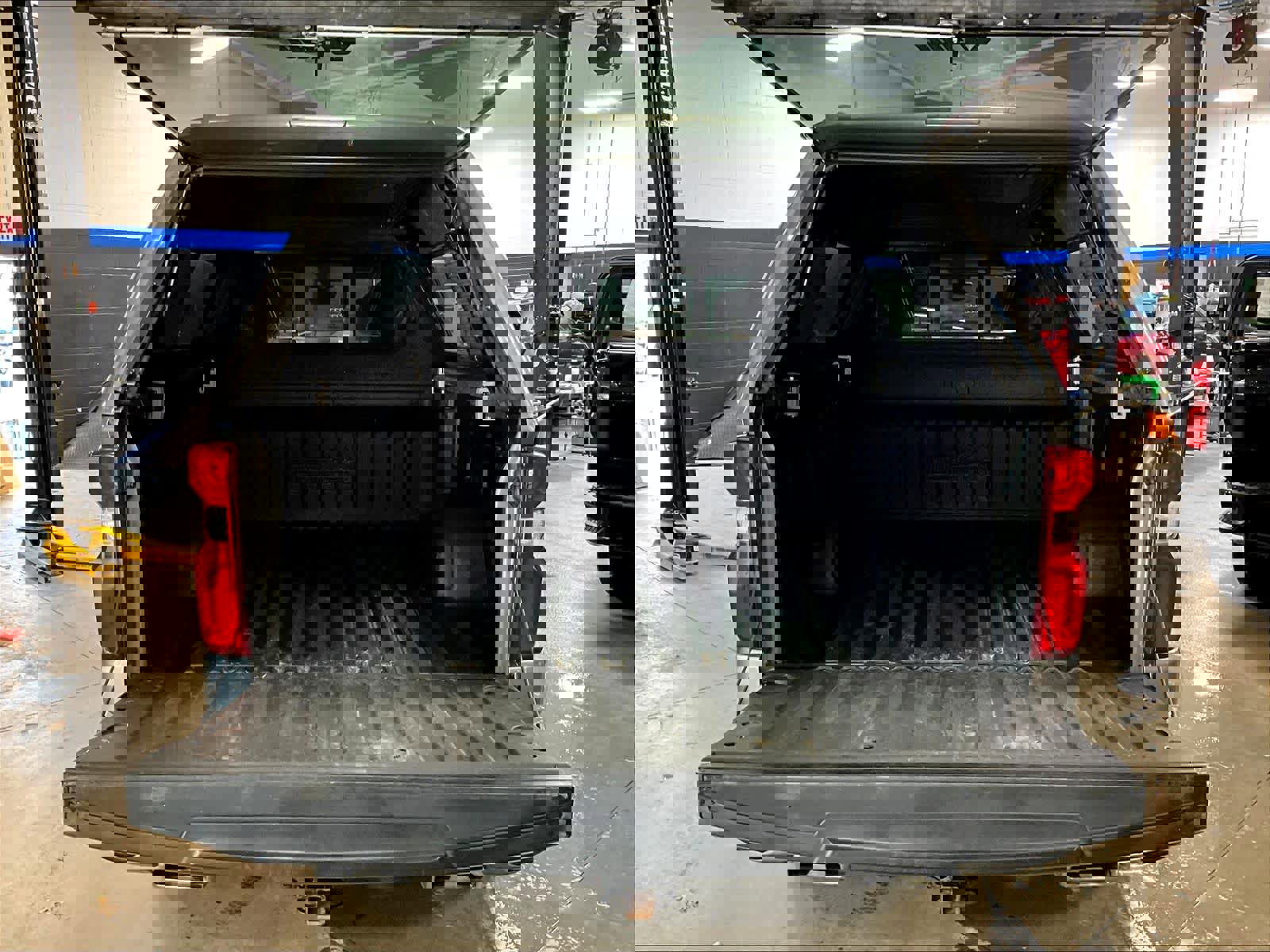 Used 2020 Chevrolet Silverado 1500 High Country w/ Technology Package image 32