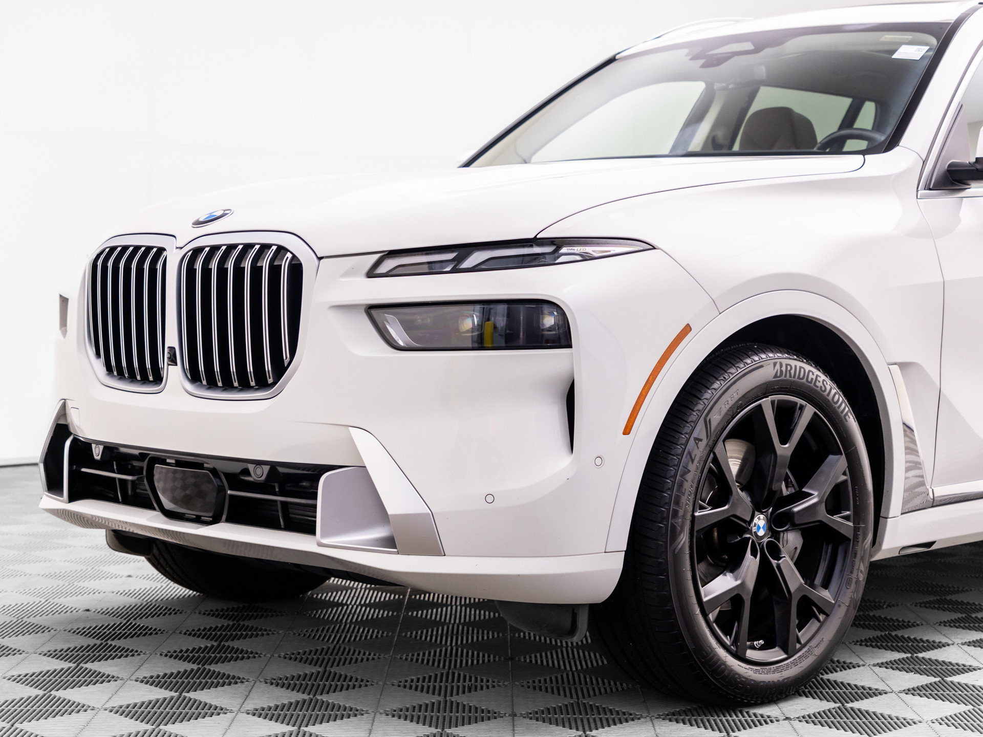 Certified 2024 BMW X7 xDrive40i w/ Premium Package AWD/4WD image 42
