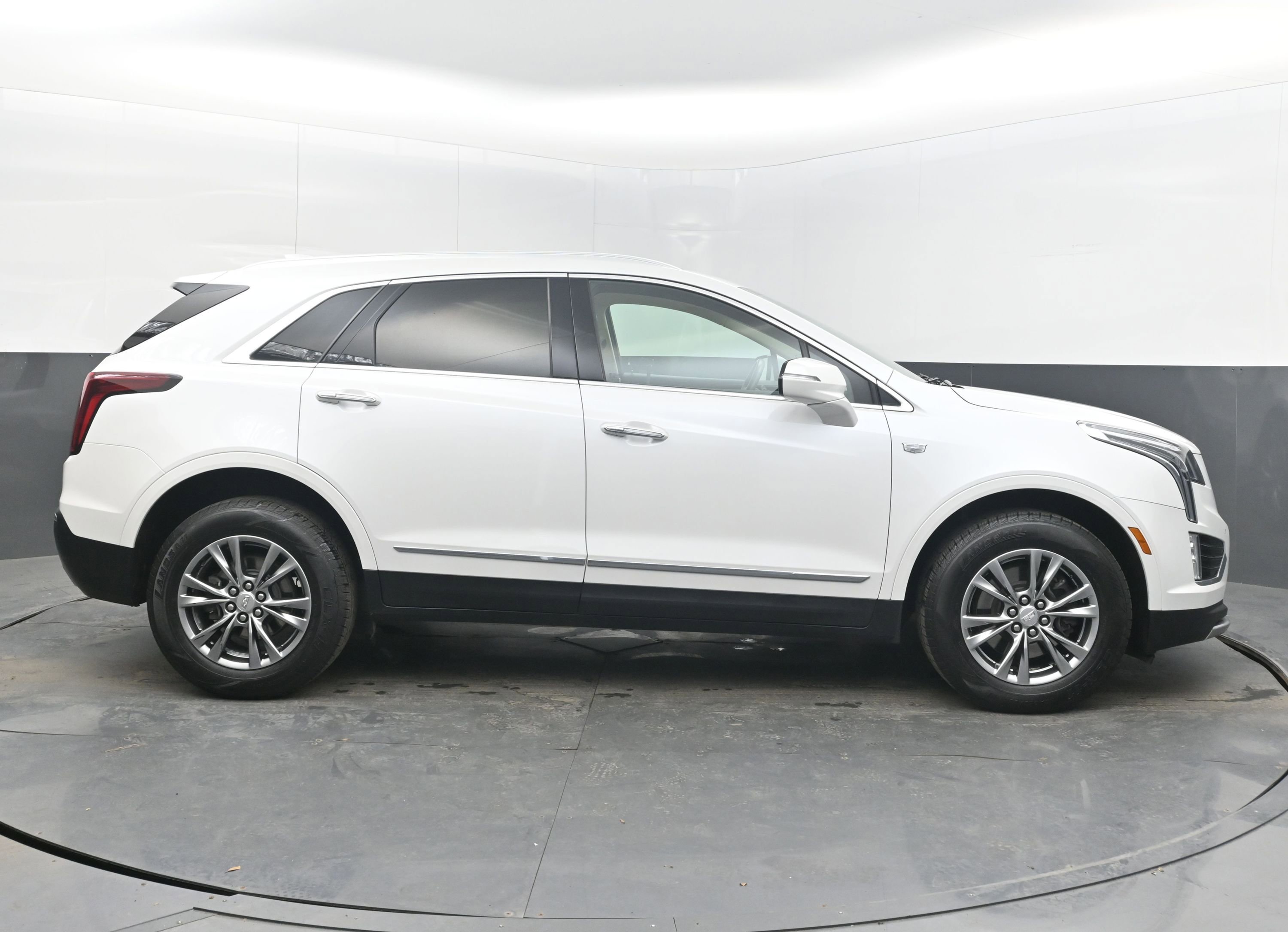 Used 2023 Cadillac XT5 Premium Luxury image 10
