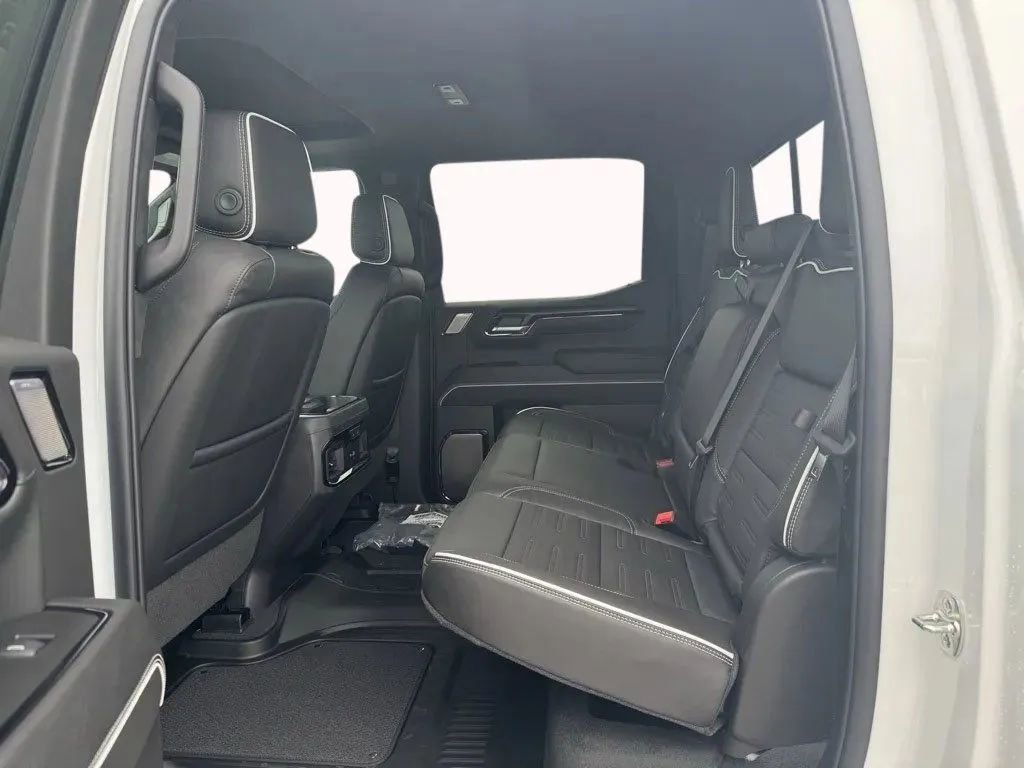 New 2026 GMC Sierra 1500 AT4X w/ LPO, Black Badging Package image 19