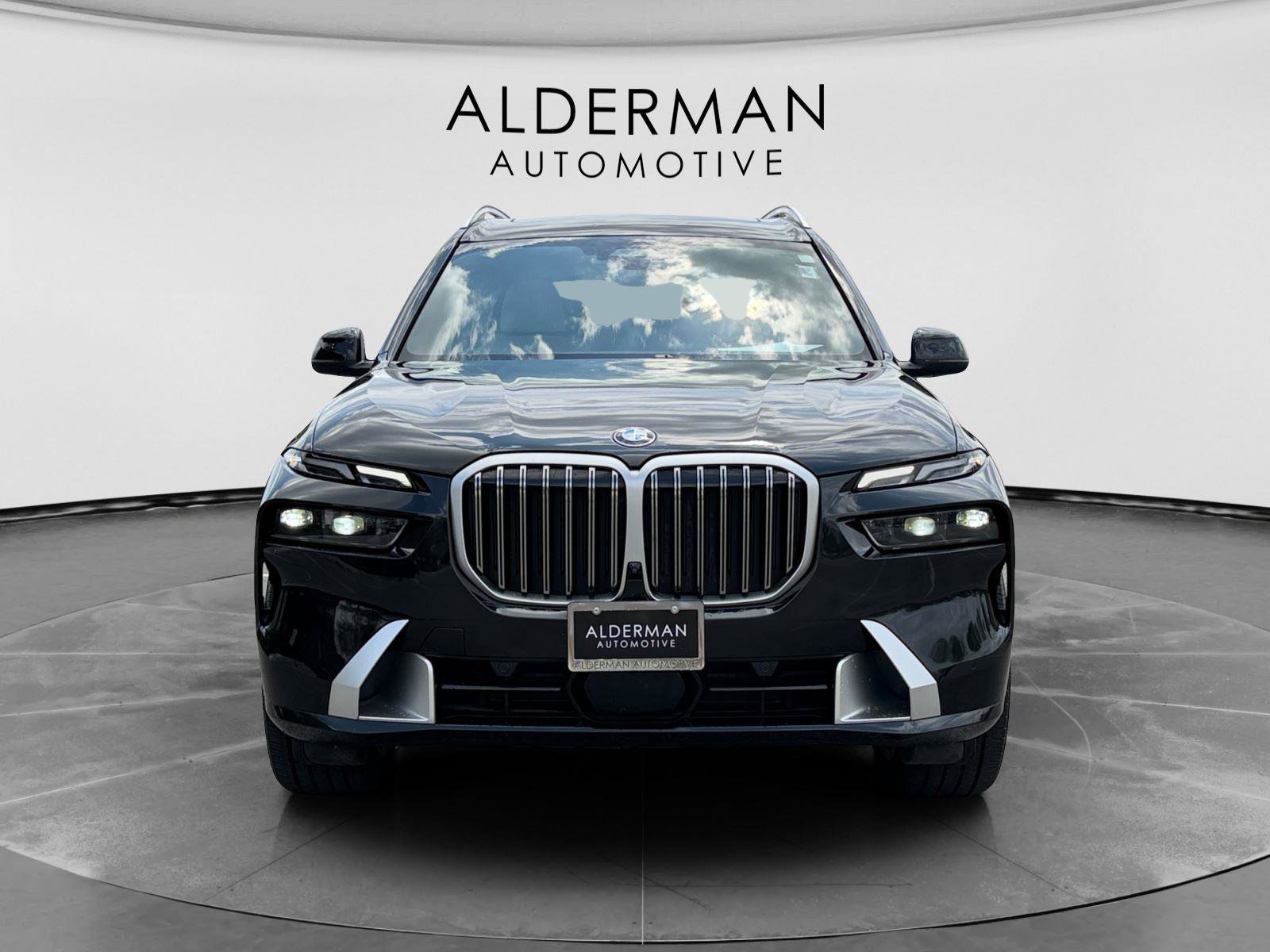 Used 2023 BMW X7 xDrive40i w/ Executive Package image 8