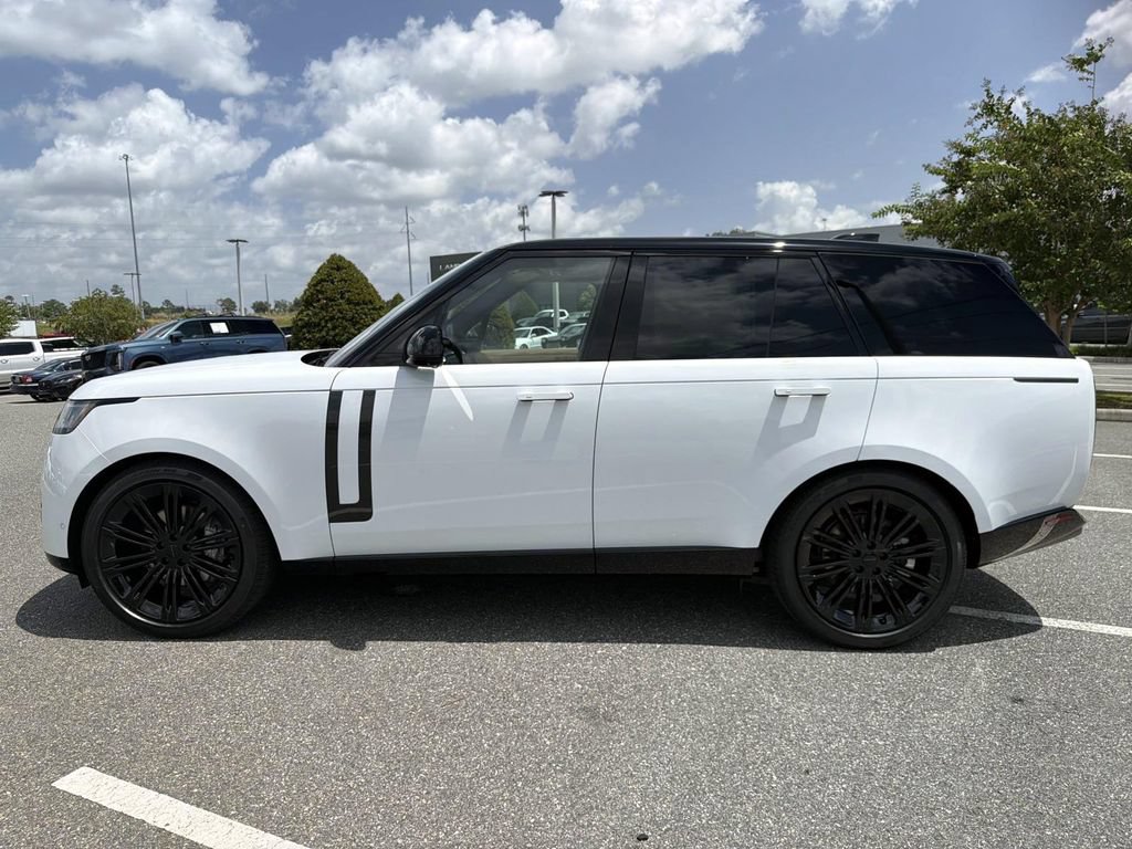 New 2026 Land Rover Range Rover SE AWD/4WD image 2