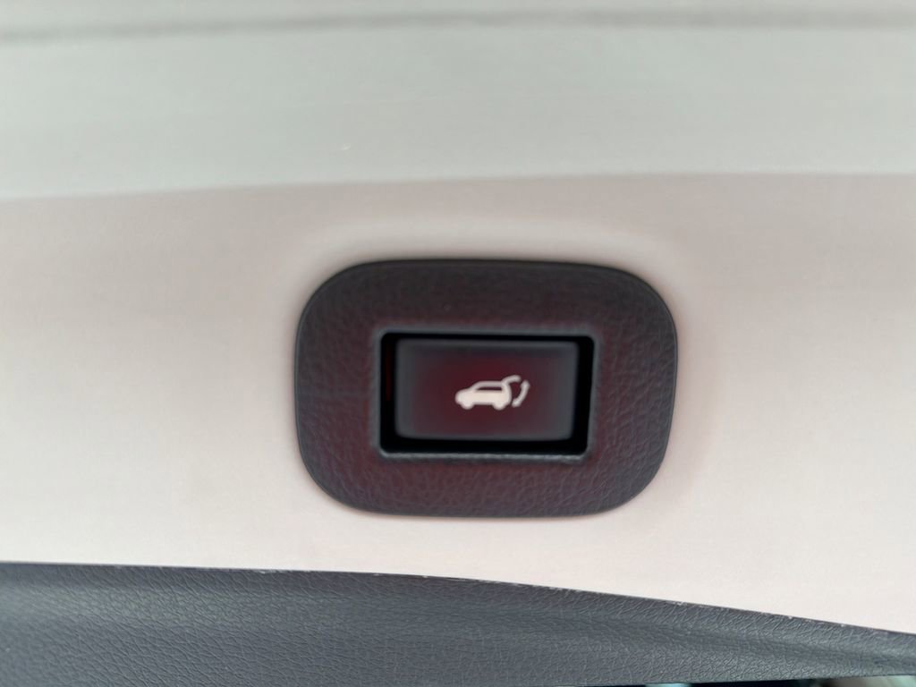 Used 2015 Nissan Rogue SV w/ SV Premium Package image 36