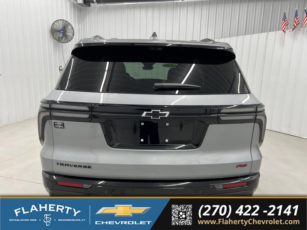 Used 2026 Chevrolet Traverse RS FWD image 4