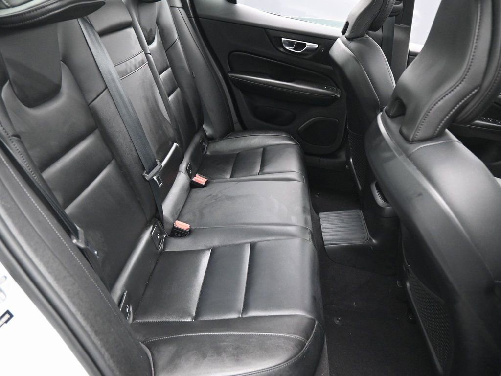 Used 2022 Volvo S60 T8 Inscription image 31