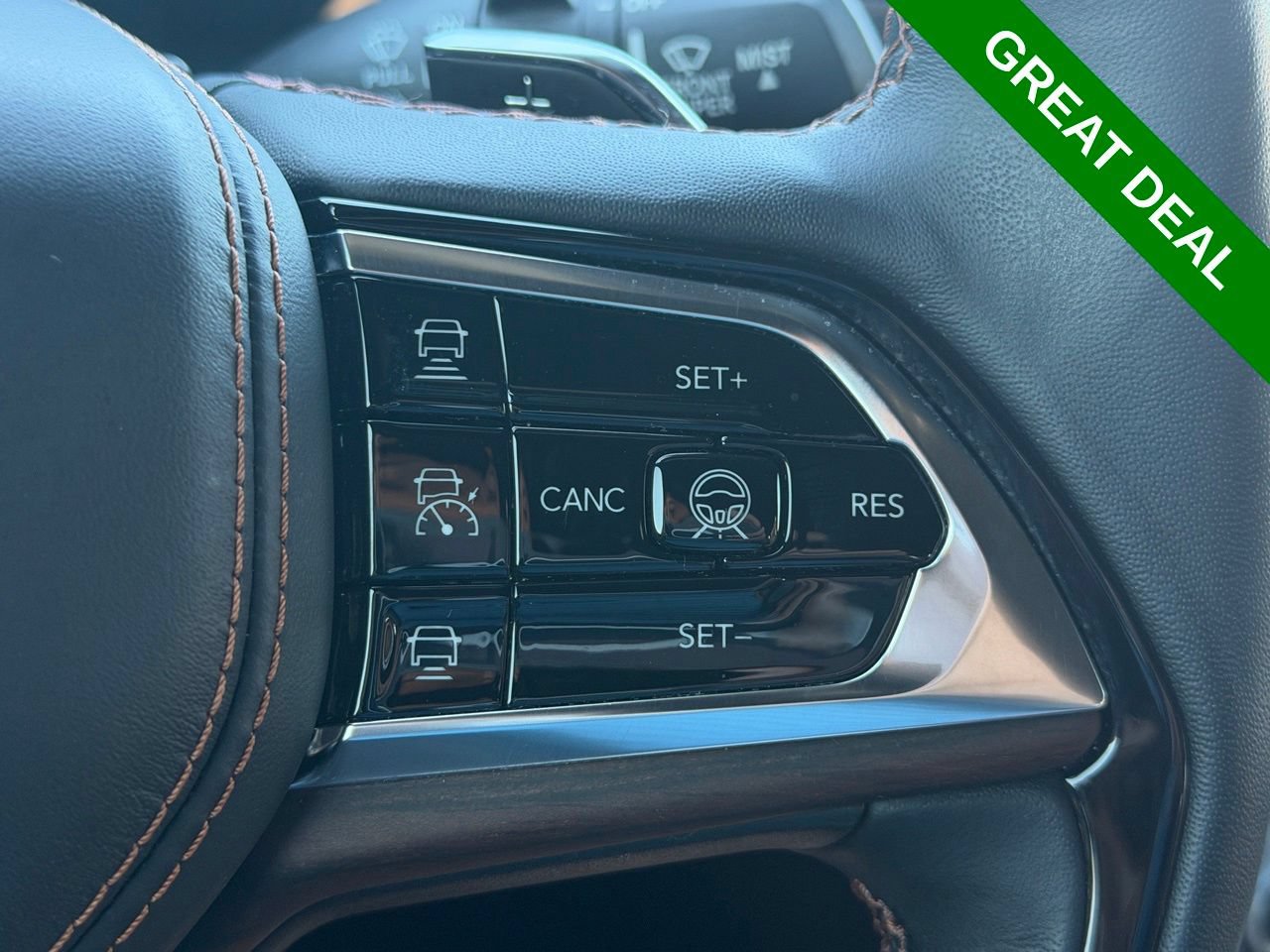 Used 2023 Jeep Grand Cherokee Summit w/ Luxury Tech Group V AWD/4WD image 18