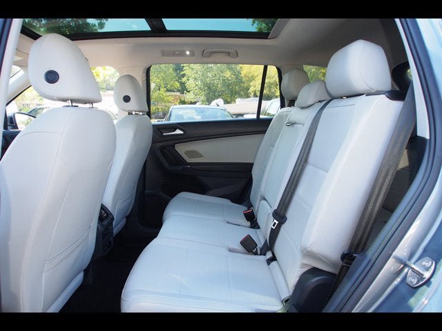 Used 2020 Volkswagen Tiguan SEL FWD image 20