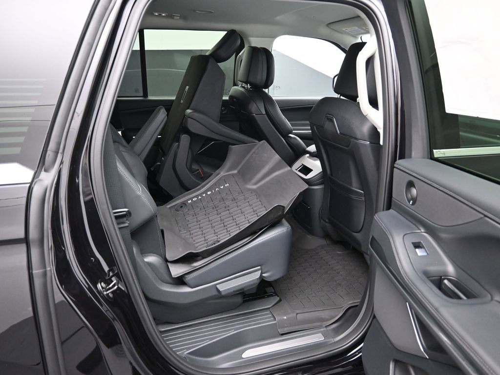 New 2026 Lincoln Navigator L Premier image 29