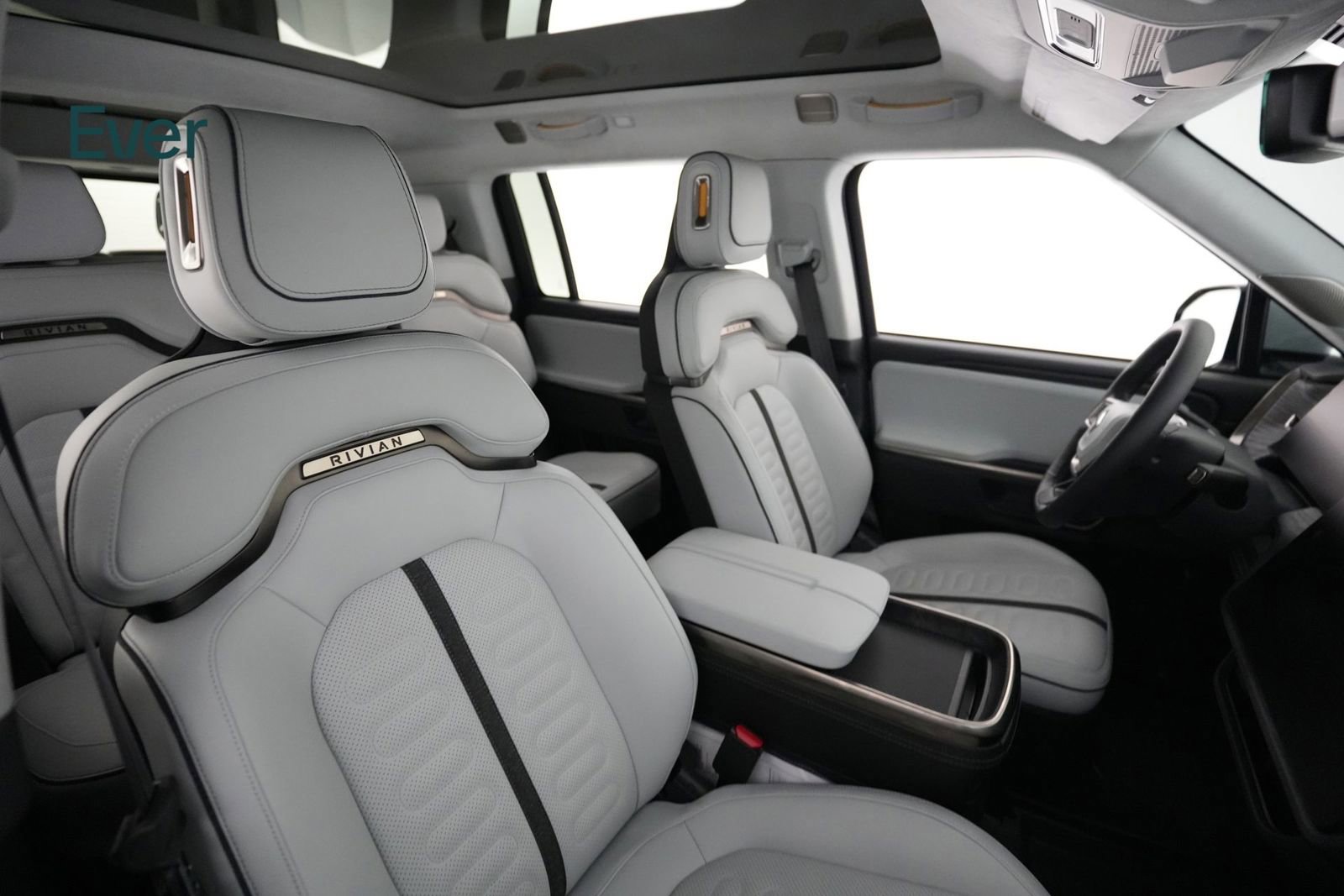 Used 2024 Rivian R1S Adventure AWD/4WD image 22