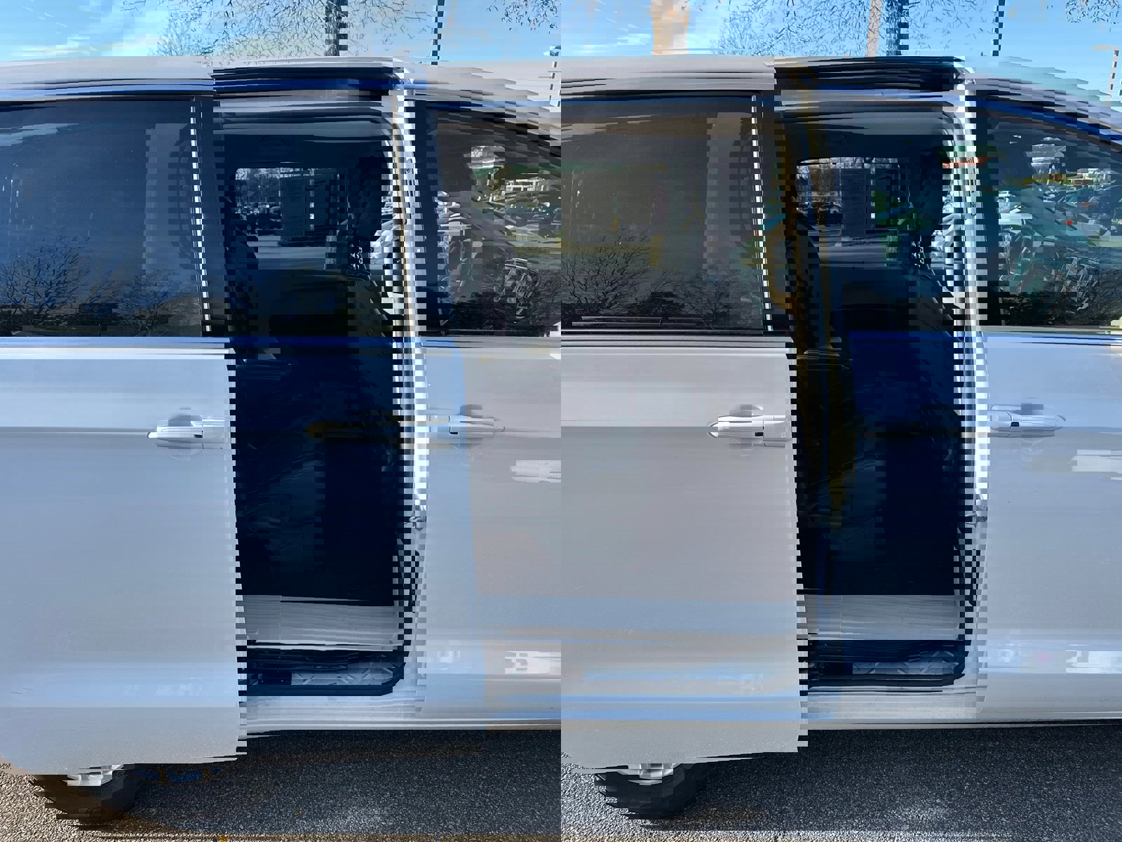 Used 2024 Chrysler Pacifica Touring-L image 15