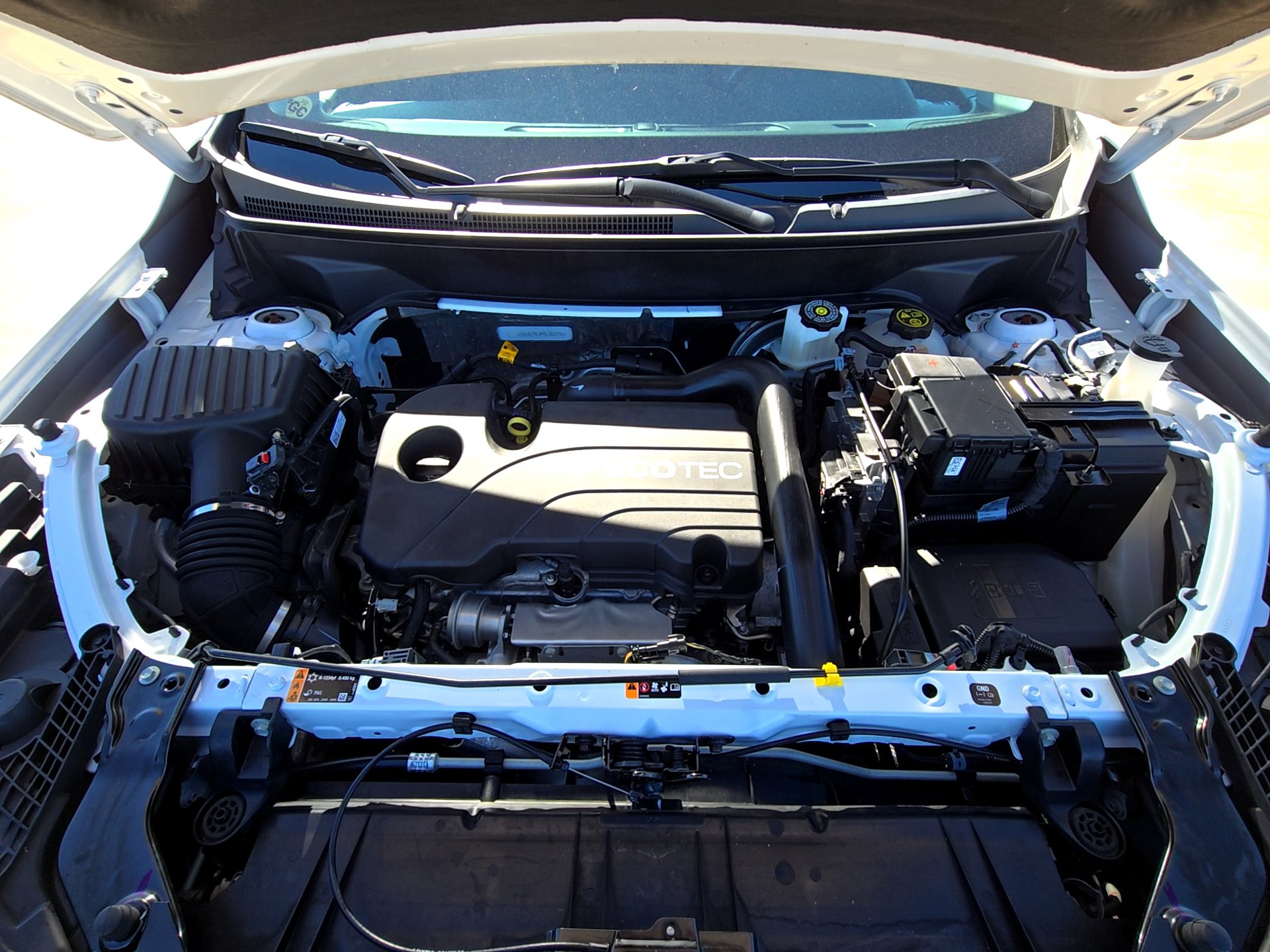 Used 2022 GMC Terrain SLT w/ Elevation Edition image 17