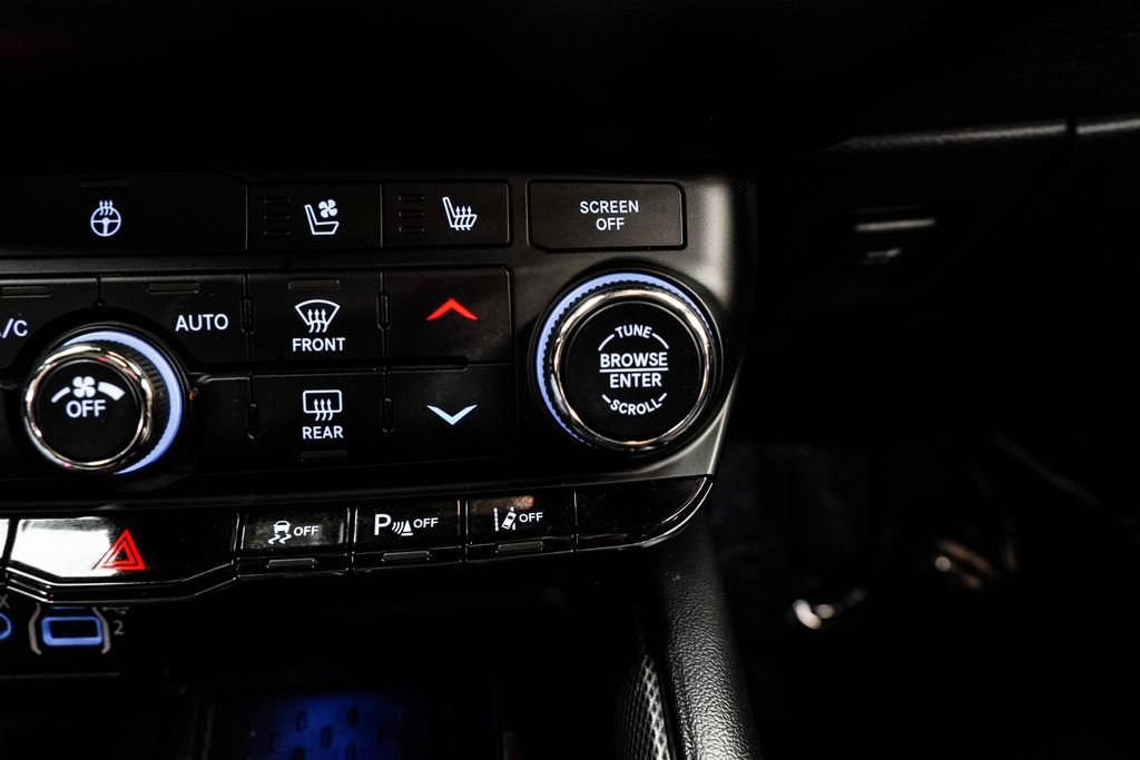 Used 2025 Dodge Durango GT AWD/4WD image 32