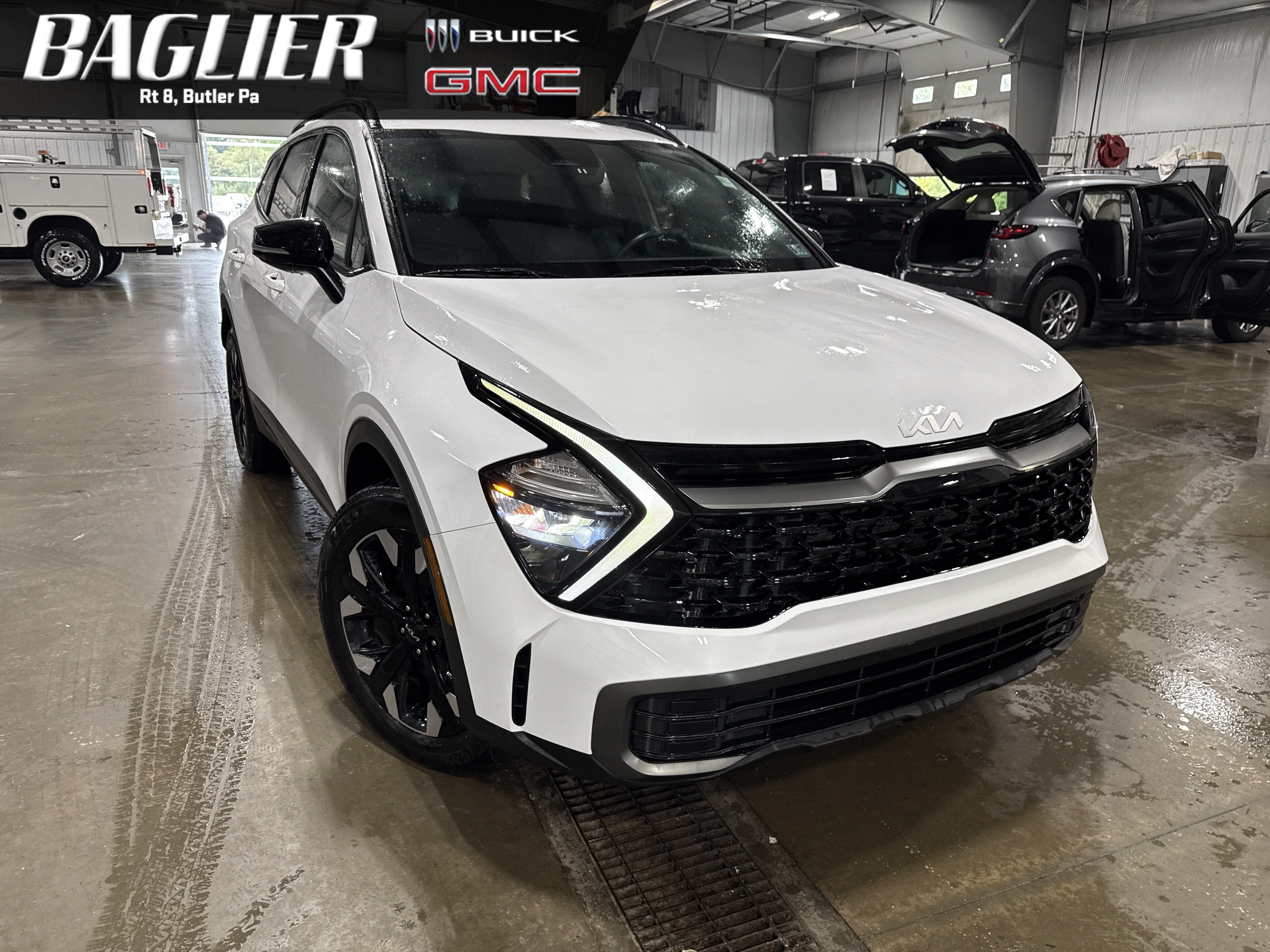 Used 2023 Kia Sportage X-Line AWD/4WD image 1