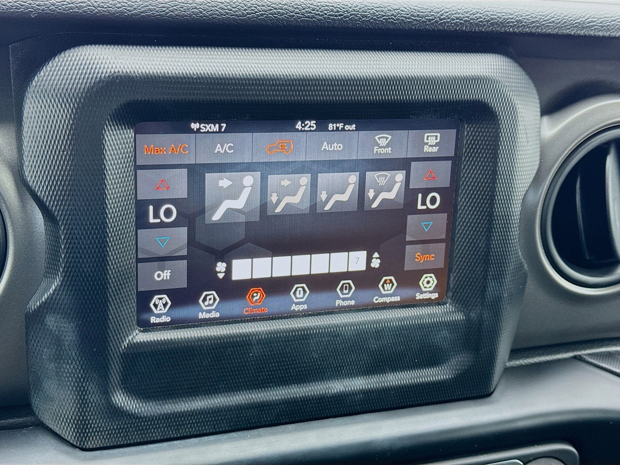 Used 2023 Jeep Wrangler Unlimited image 12