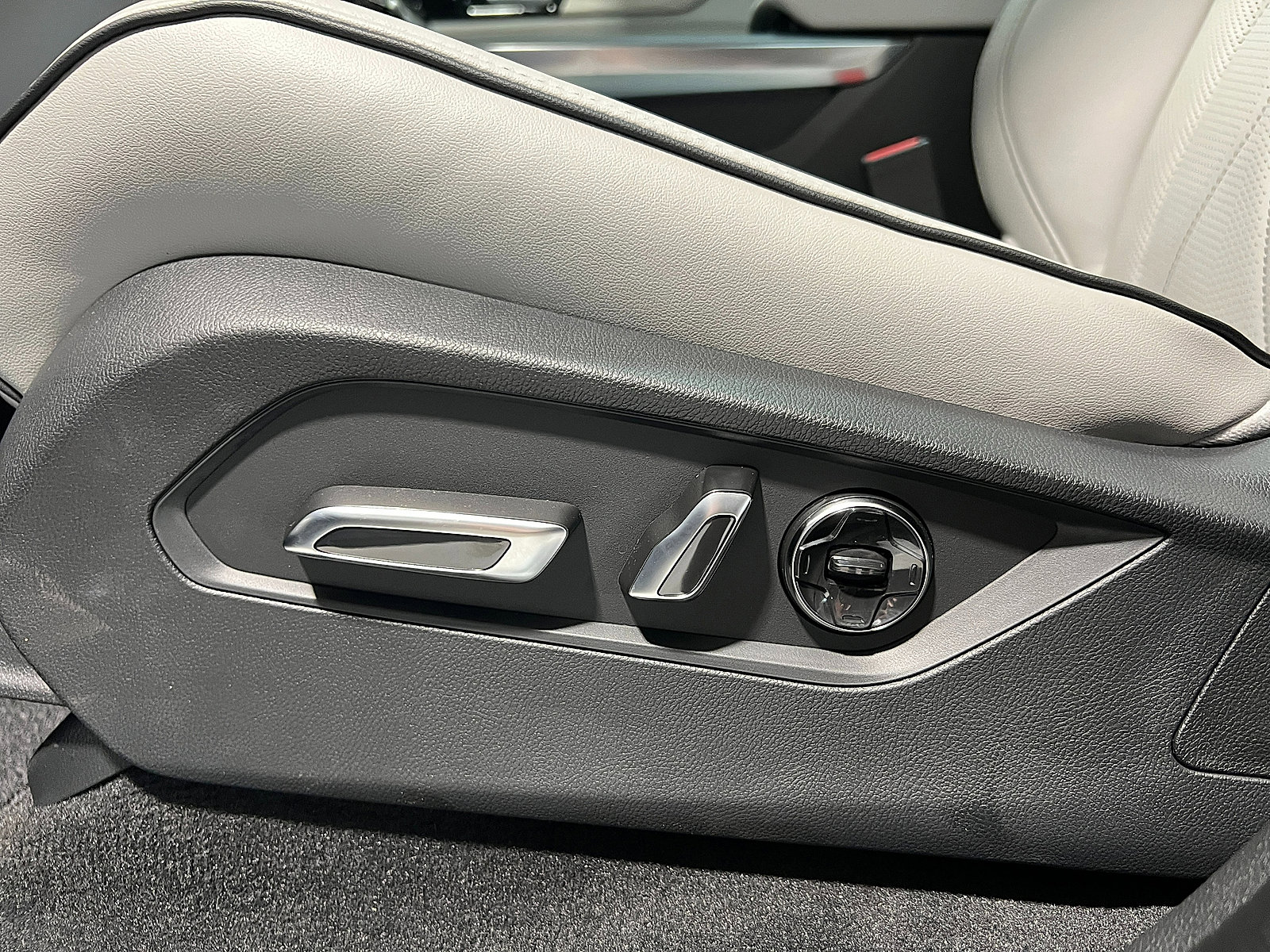 New 2026 Acura MDX SH-AWD w/ Advance Package image 12