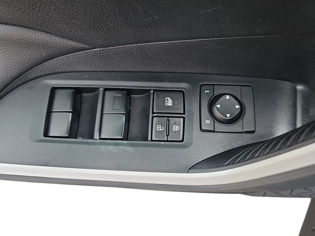 Used 2020 Toyota RAV4 LE w/ All Weather Liner Package AWD/4WD image 27