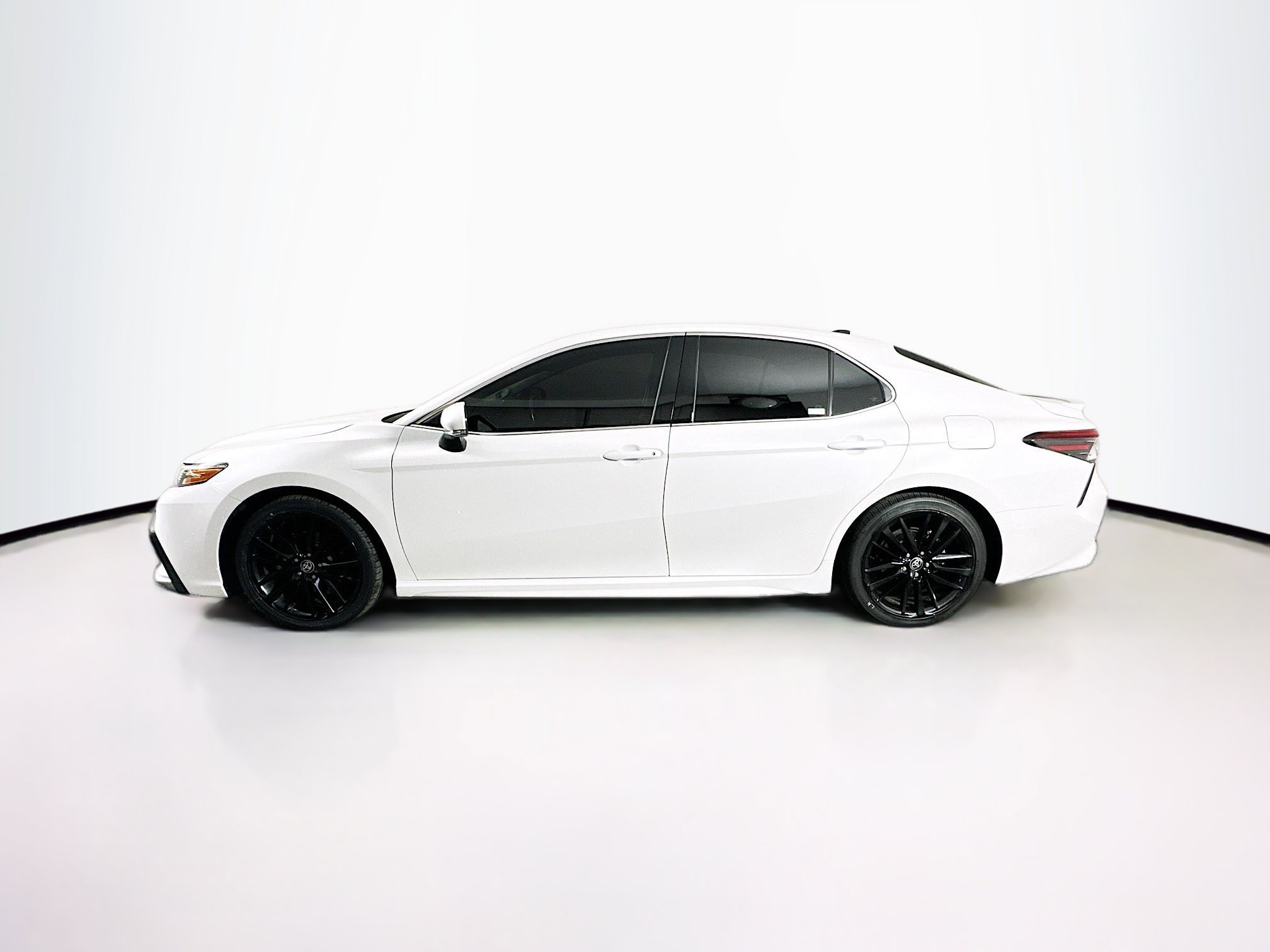 Used 2024 Toyota Camry XSE w/ Navigation Package FWD image 4