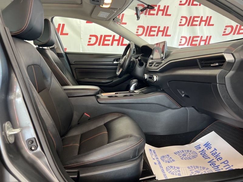 Used 2019 Nissan Altima 2.5 SR w/ SR Premium Package FWD image 12