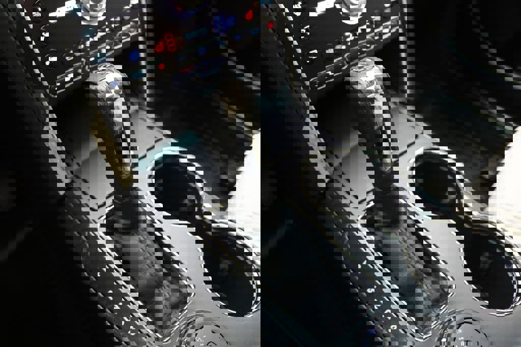 Used 2016 Ford Explorer Platinum image 26