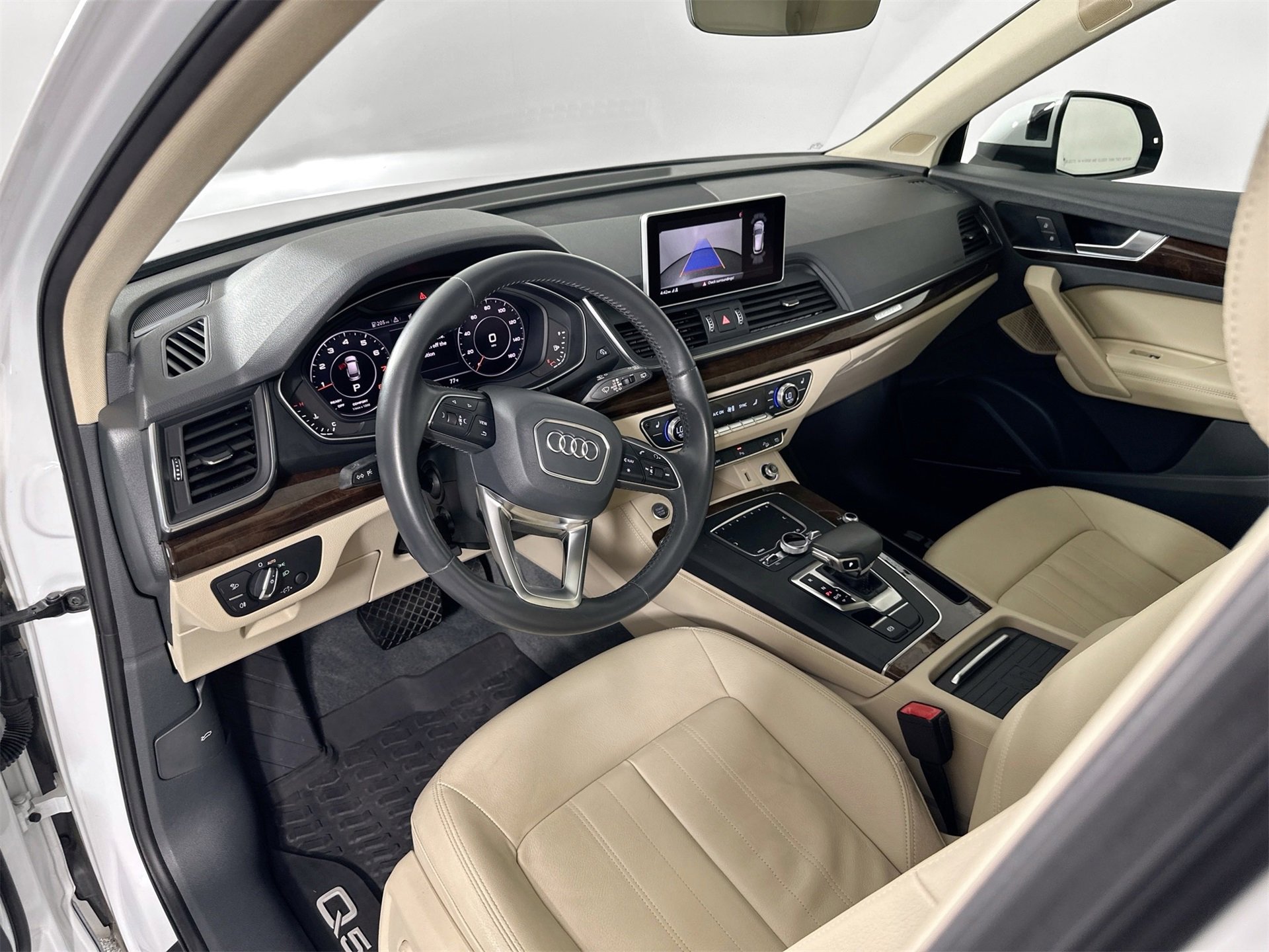 Used 2020 Audi Q5 2.0T Premium Plus w/ Premium Plus Package image 9