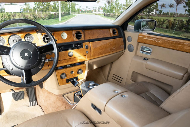 Used 2005 Rolls-Royce Phantom Sedan RWD image 26
