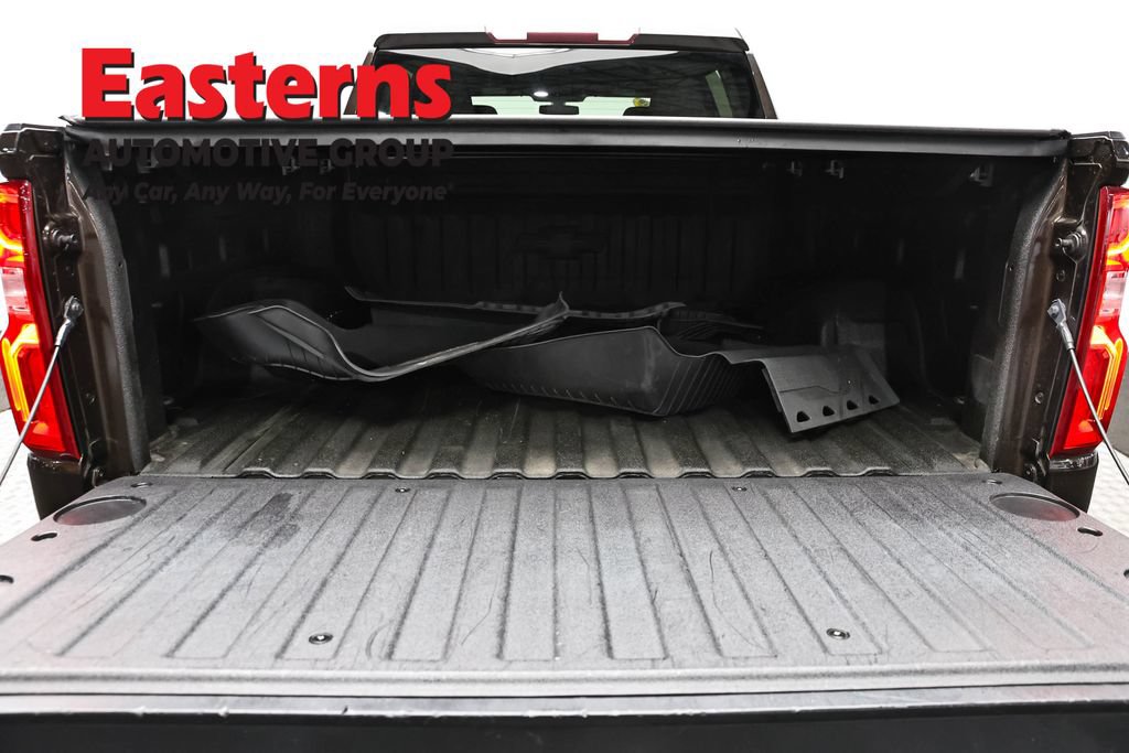 Used 2020 Chevrolet Silverado 1500 Custom w/ Custom Value Package AWD/4WD image 9